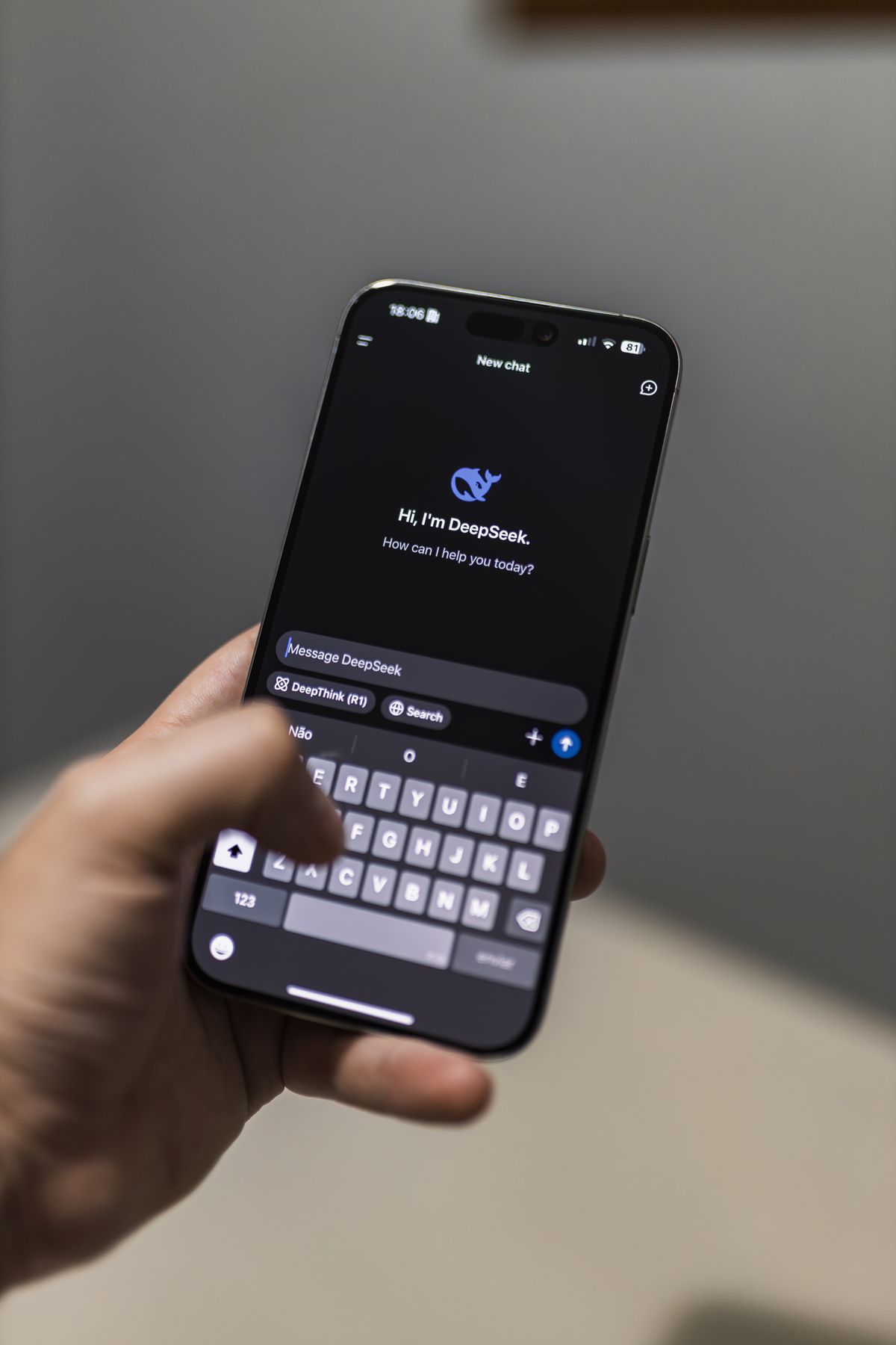 Smartphone avec application de chat IA